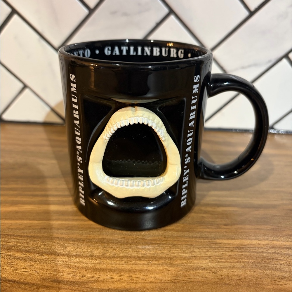 Black Ripley’s Aquarium Mug